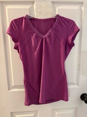 Athleta Women's Short-Sleeve V-Neck Active Tee in Fuchsia